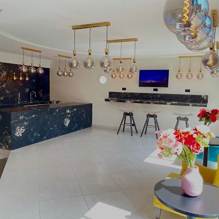 Axiom Park Hotel London Exterior photo