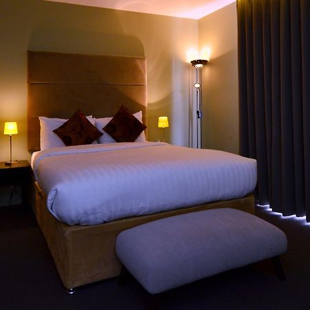 Axiom Park Hotel London Exterior photo