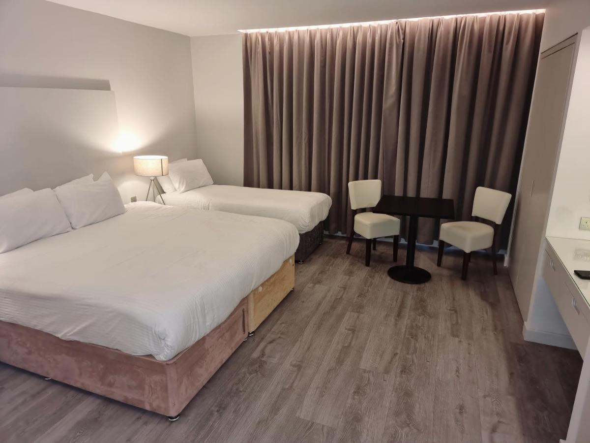 Axiom Park Hotel London Exterior photo
