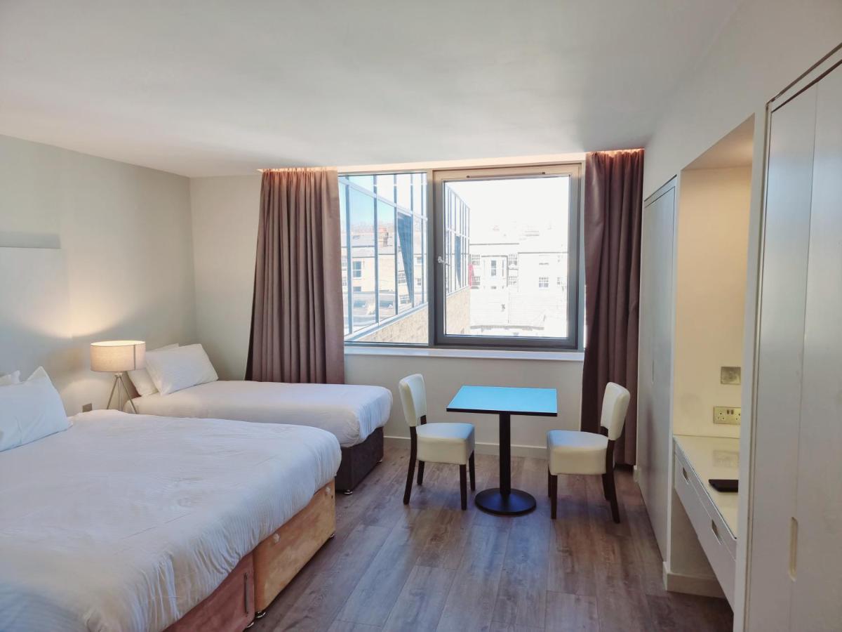 Axiom Park Hotel London Exterior photo