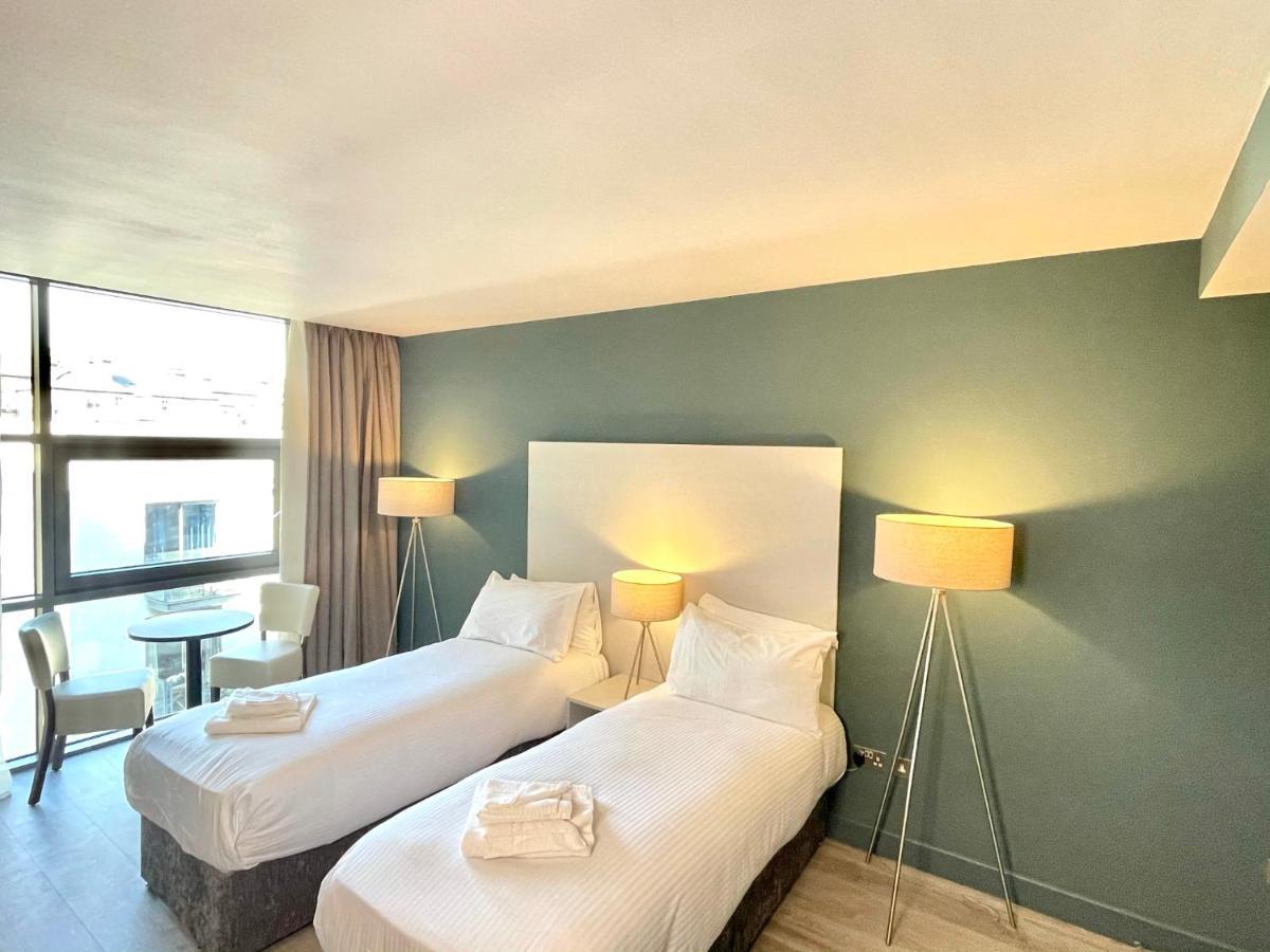 Axiom Park Hotel London Exterior photo