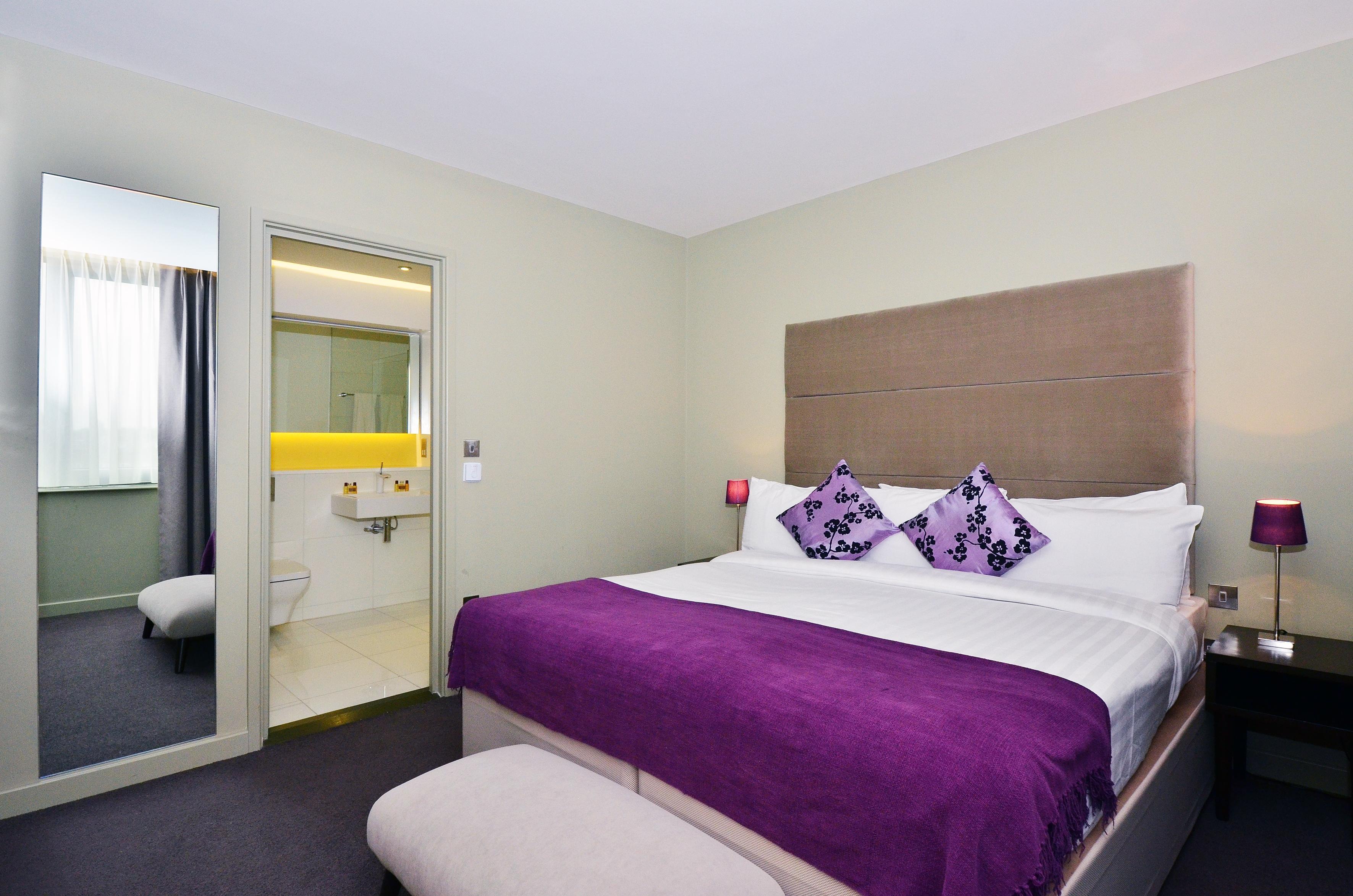Axiom Park Hotel London Exterior photo