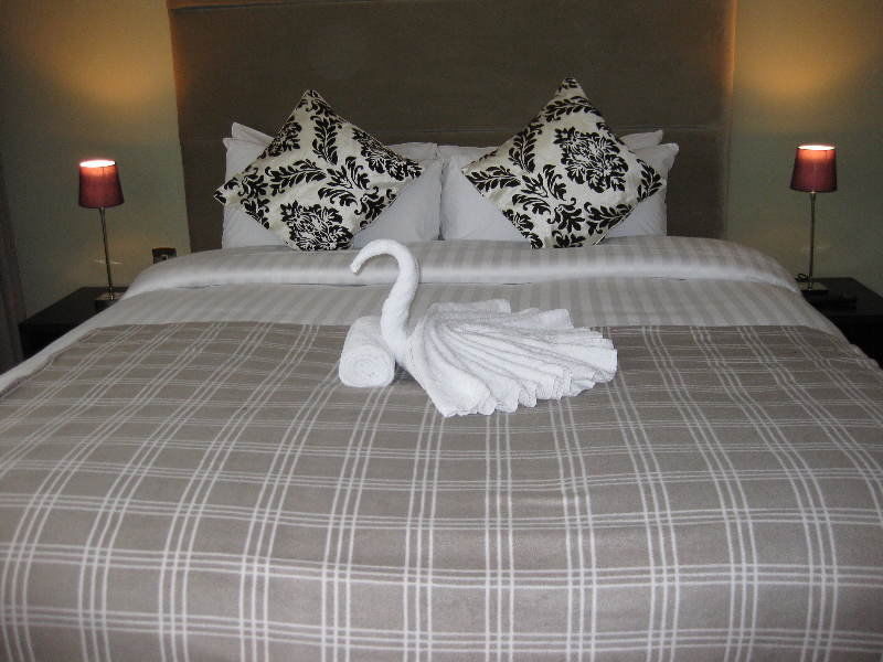 Axiom Park Hotel London Exterior photo