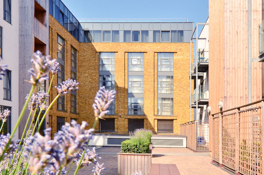 Axiom Park Hotel London Exterior photo