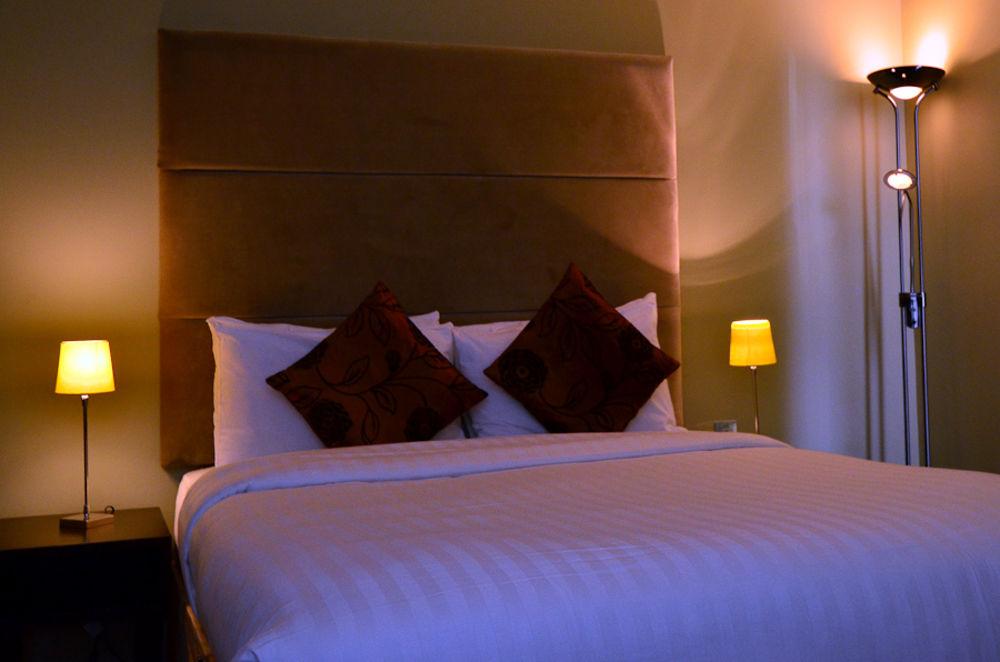 Axiom Park Hotel London Exterior photo